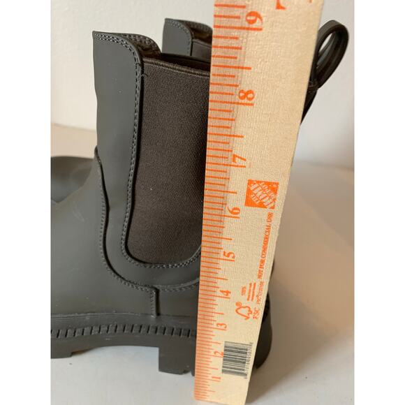 Women Classic Chelsea Boots Chunky Platform Lug Sole Pull On Mid Calf Boots - Picture 6 of 11